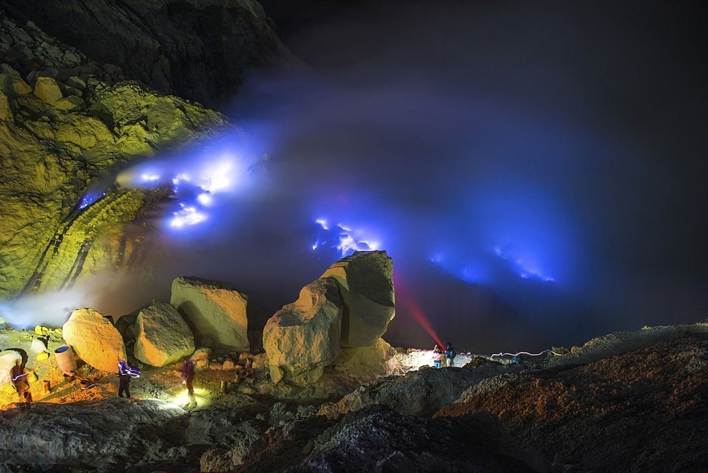 Fenomena blue fire di Kawah Ijen