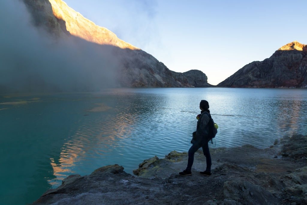 Suasana menunggu sunrise di Kawah Ijen